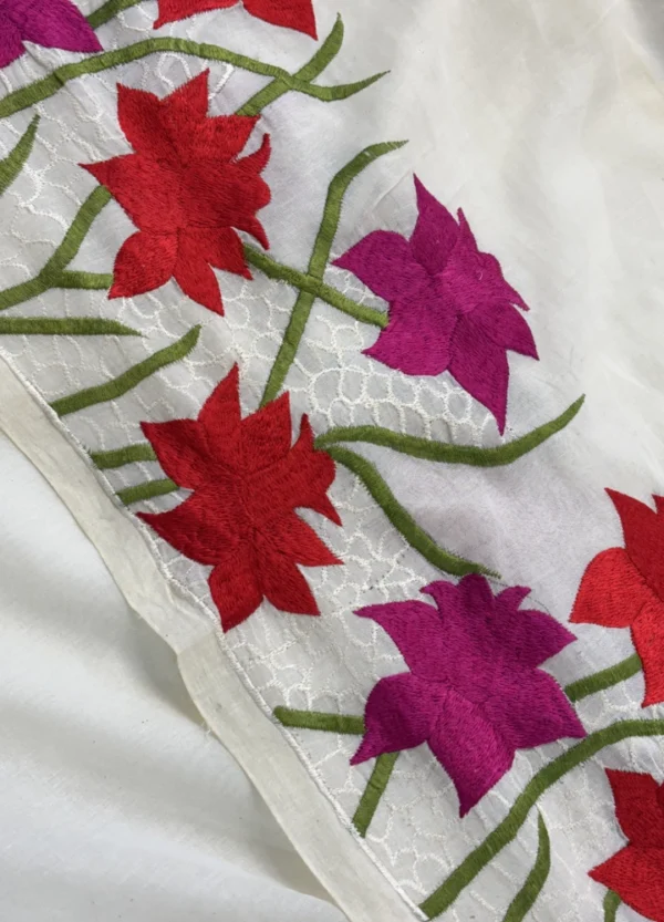 Whisper Weave Mul Cotton Threadwork Saree - Image 2