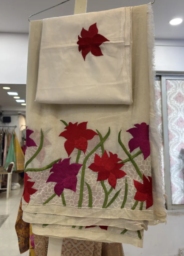 Whisper Weave Mul Cotton Threadwork Saree - Image 4