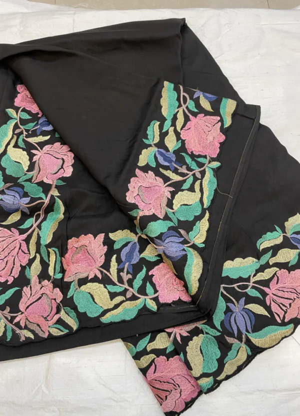 Gulmohar_Drapes_Black_Floral_Saree